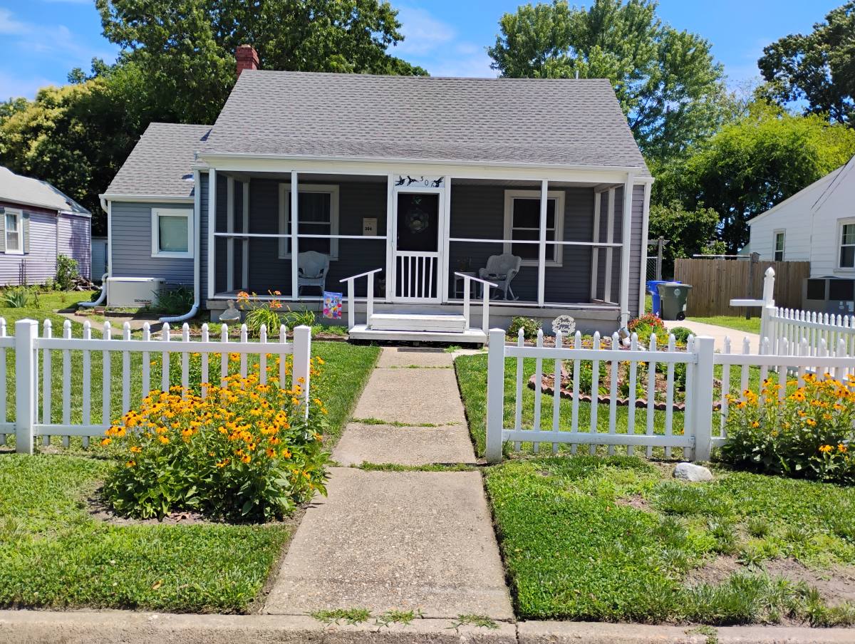 Apartment for rent at 306 Hammond St, Newport News, VA 23601