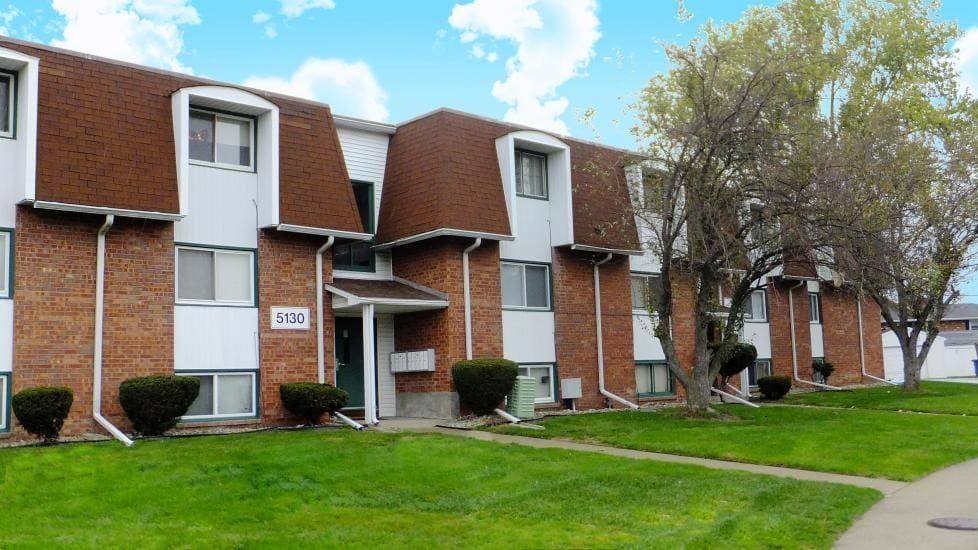 Apartment for rent at Southwyck Place, 2200 Foxbourne Rd, Toledo, OH 43615