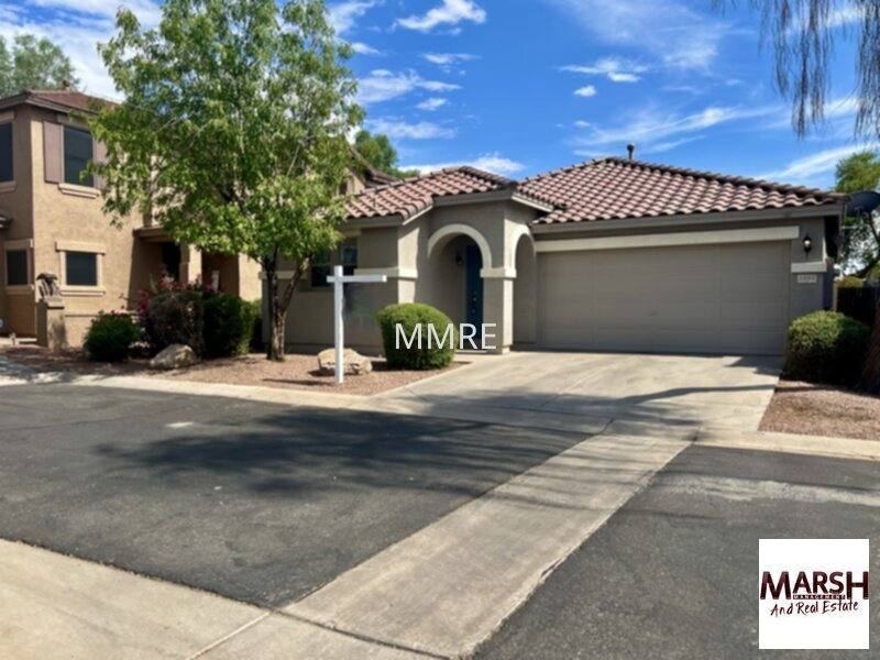 House for rent at 1095 E Parkview Court, Gilbert, AZ 85296
