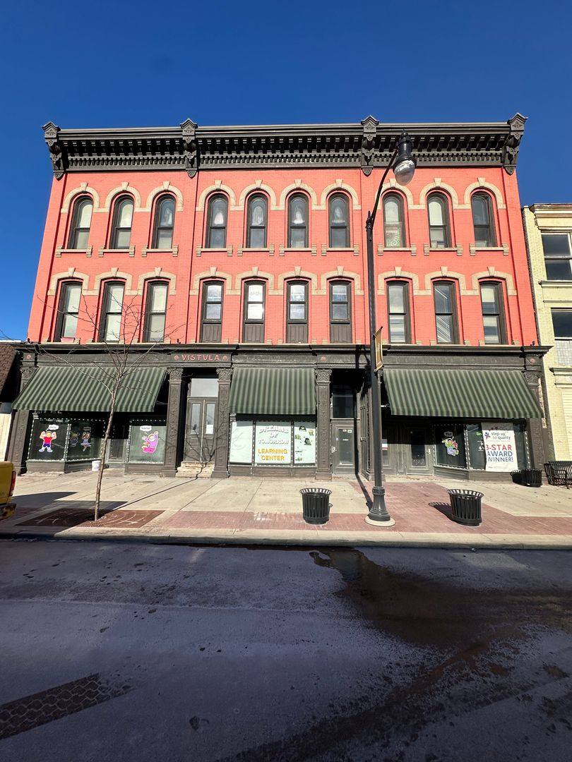 Apartment for rent at 1007 N Summit St, Toledo, OH 43604