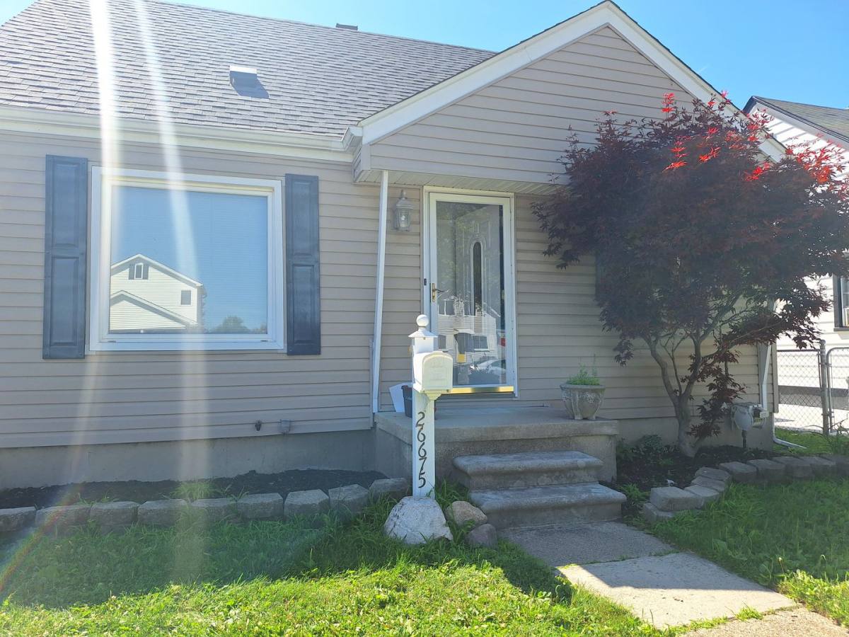 House for rent at 26675 Waldorf St, Roseville, MI 48066
