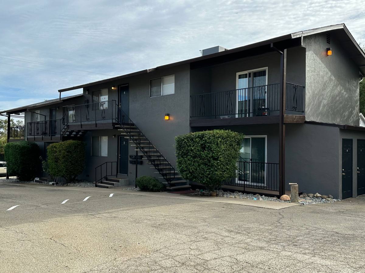 Apartment for rent at 950 W St, Redding, CA 96001