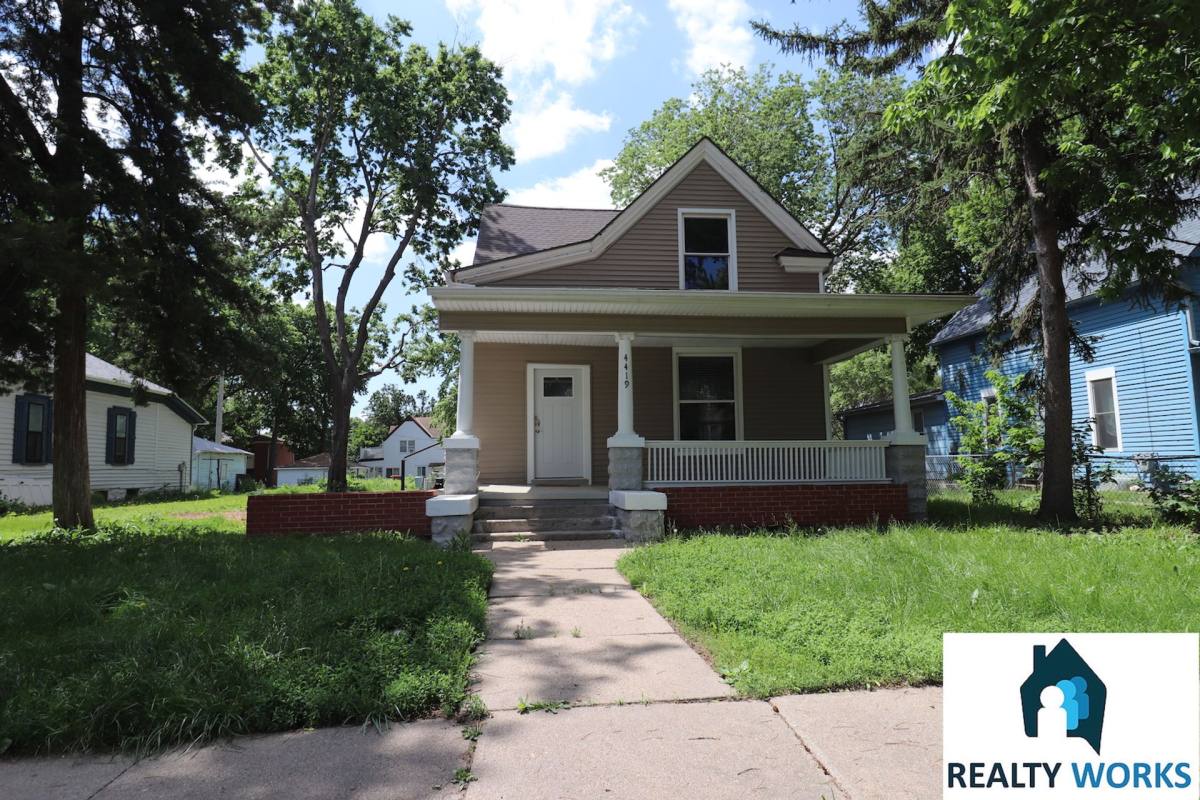 Apartment for rent at 4419 Saint Paul Ave, Lincoln, NE 68504
