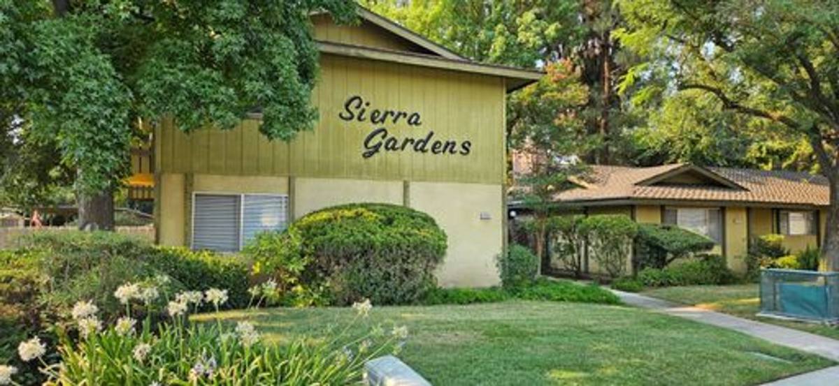 Apartment for rent at 3321 W Hillsdale Ave, Visalia, CA 93291
