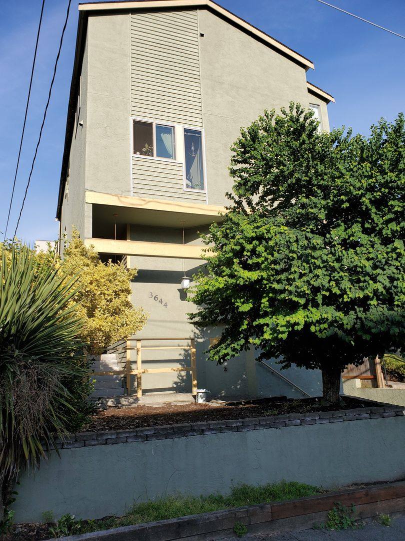 Apartment for rent at 3644 Phinney Ave N, Seattle, WA 98103