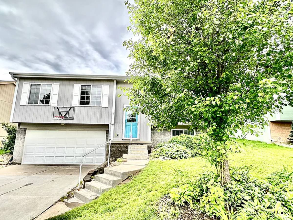 House for rent at 17029 Sprague St, Omaha, NE 68116
