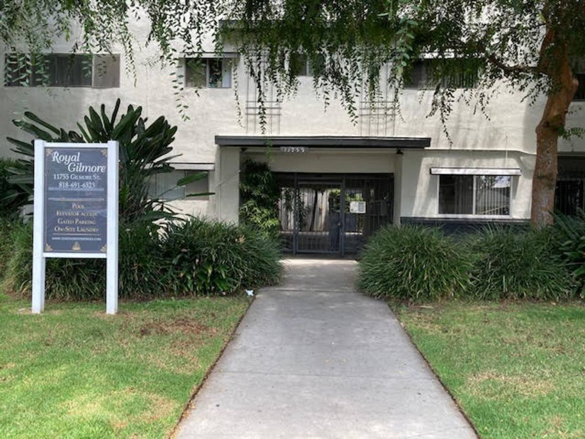 Apartment for rent at 11755 Gilmore St, North Hollywood, CA 91606