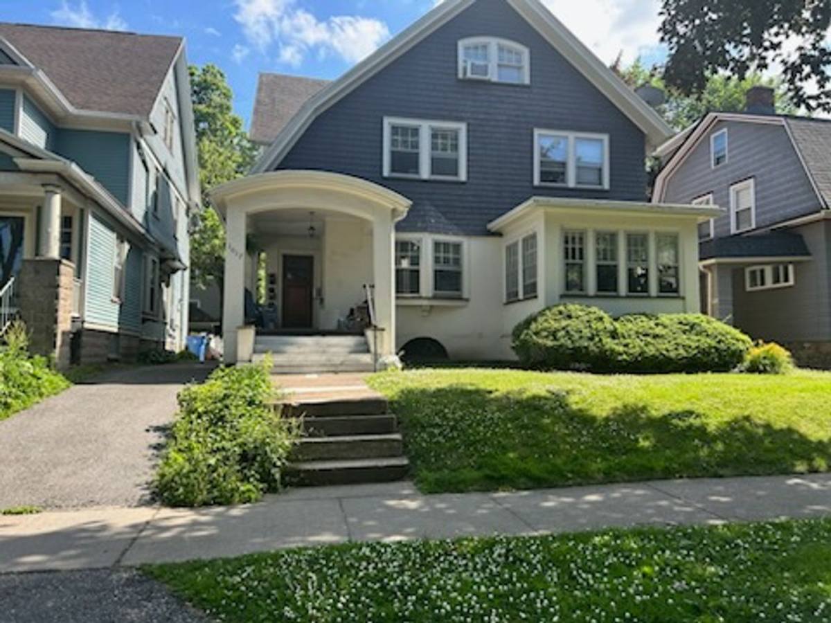 Apartment for rent at 1015 Park Ave, Rochester, NY 14610