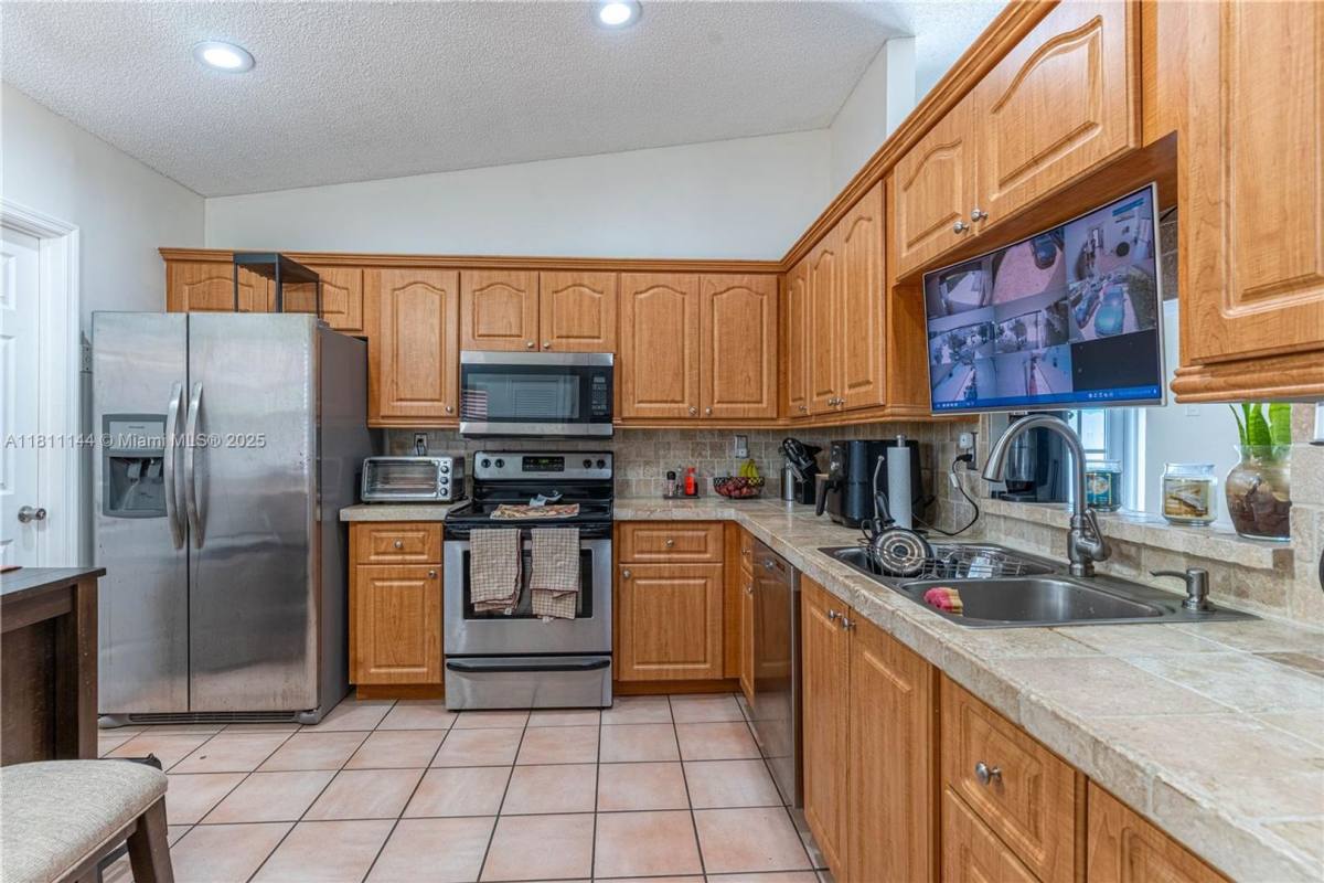 House for rent at 6931 SW 154th Court, Miami, FL 33193