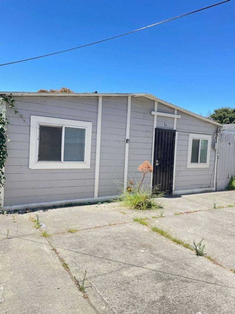 Apartment for rent at 1735 12th St, Oakland, CA 94607