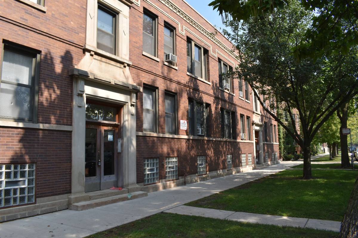 Apartment for rent at 1314 W Waveland Ave, Chicago, IL 60613