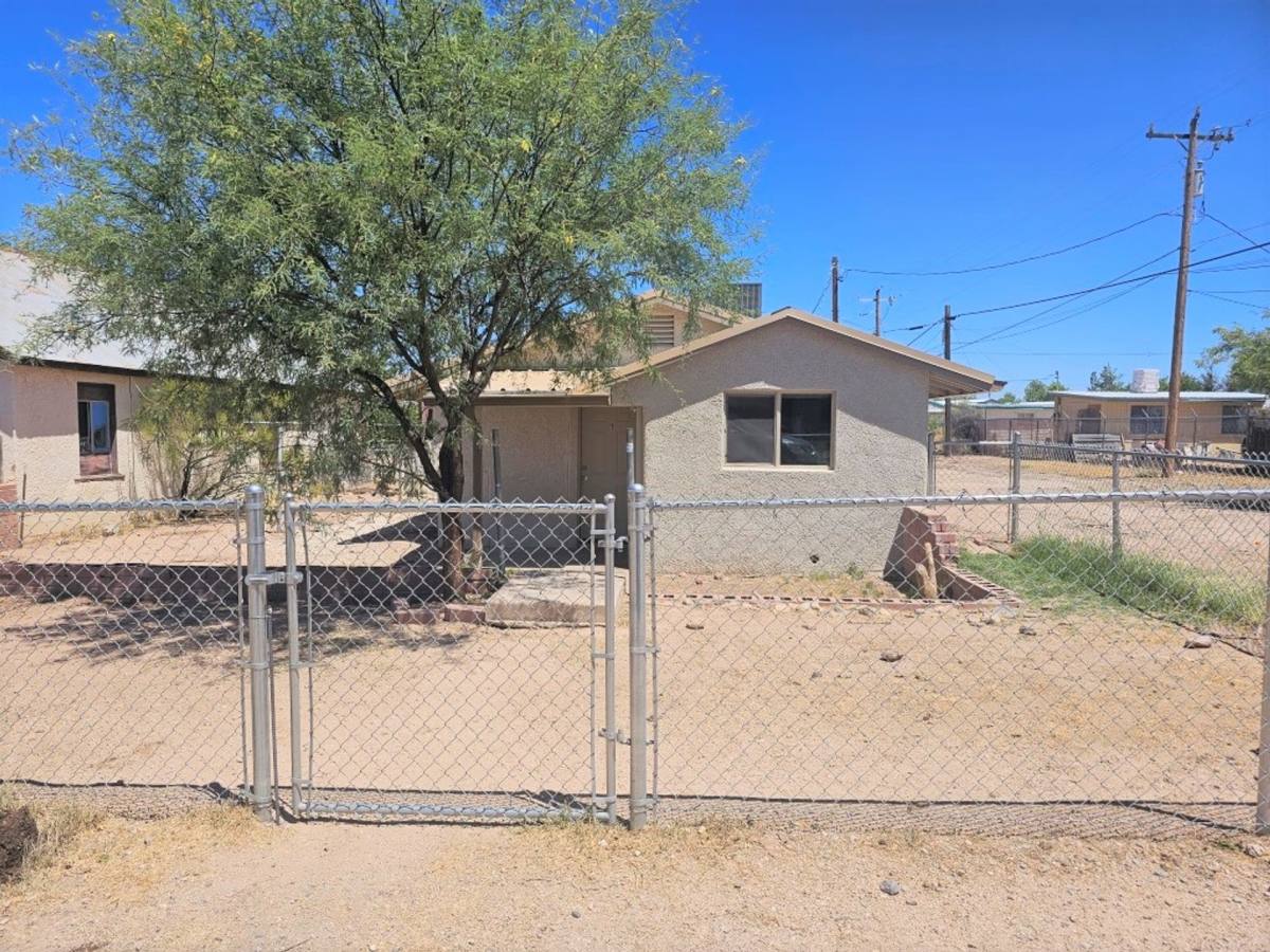 Apartment for rent at 172 N Shady Lane, Benson, AZ 85602
