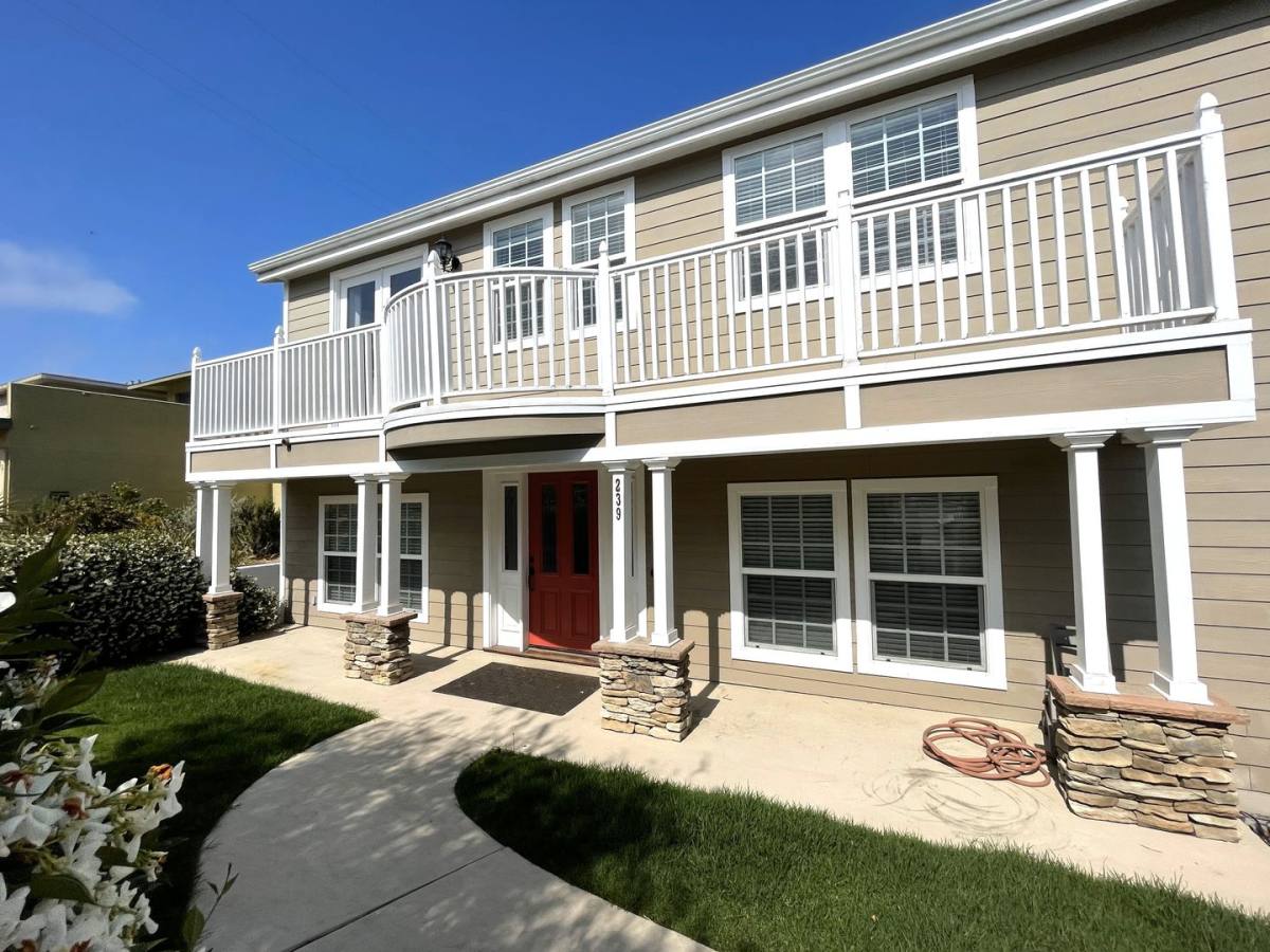 Apartment for rent at 239 Calle Miramar, Redondo Beach, CA 90277