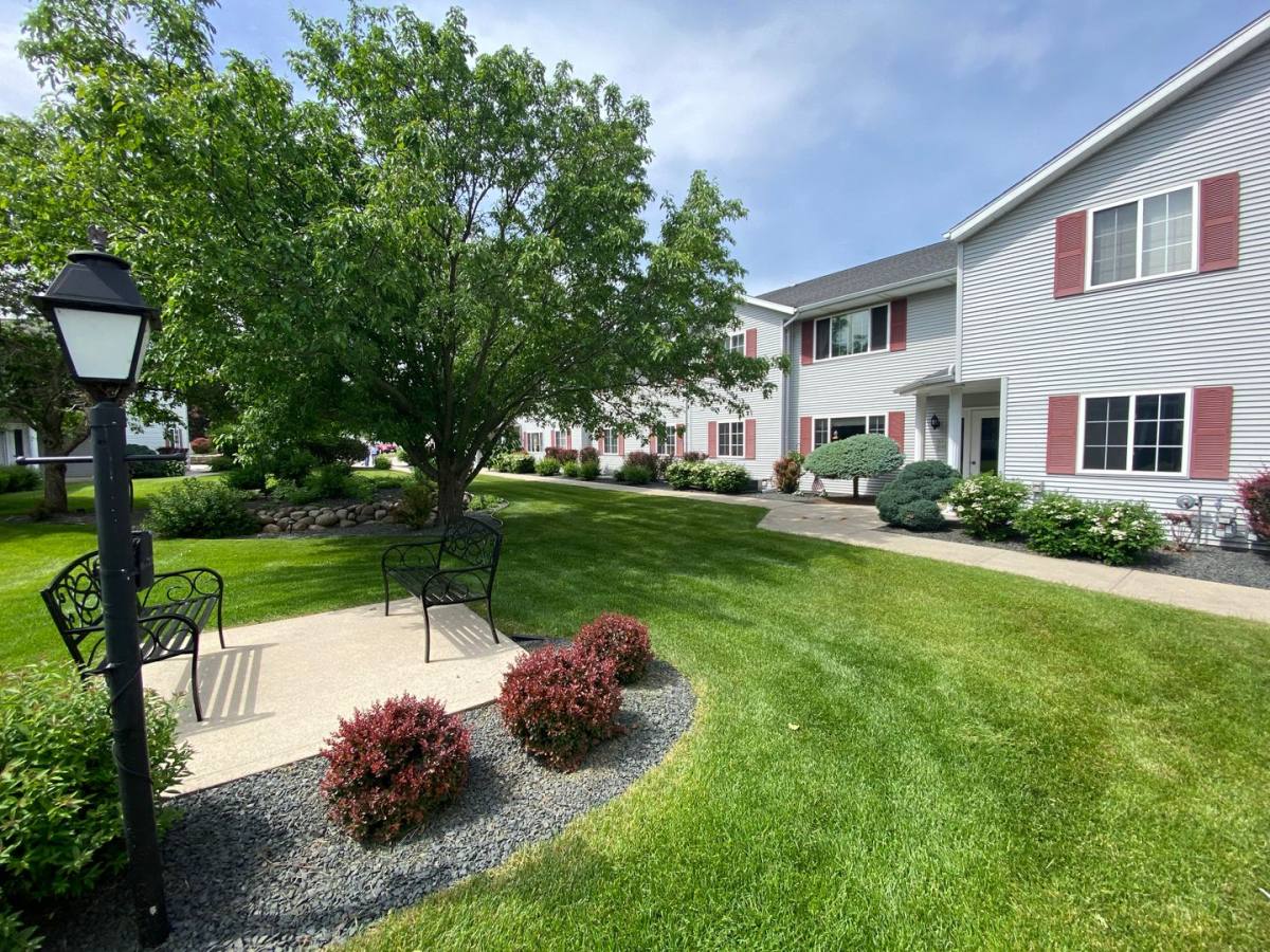 Apartment for rent at 1022, 1024, 1028 Riverbend Dr, Hartford, WI 53027