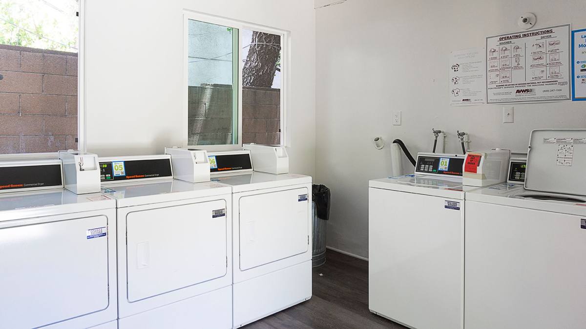 Apartment for rent at 3131 Montrose Ave, La Crescenta, CA 91214