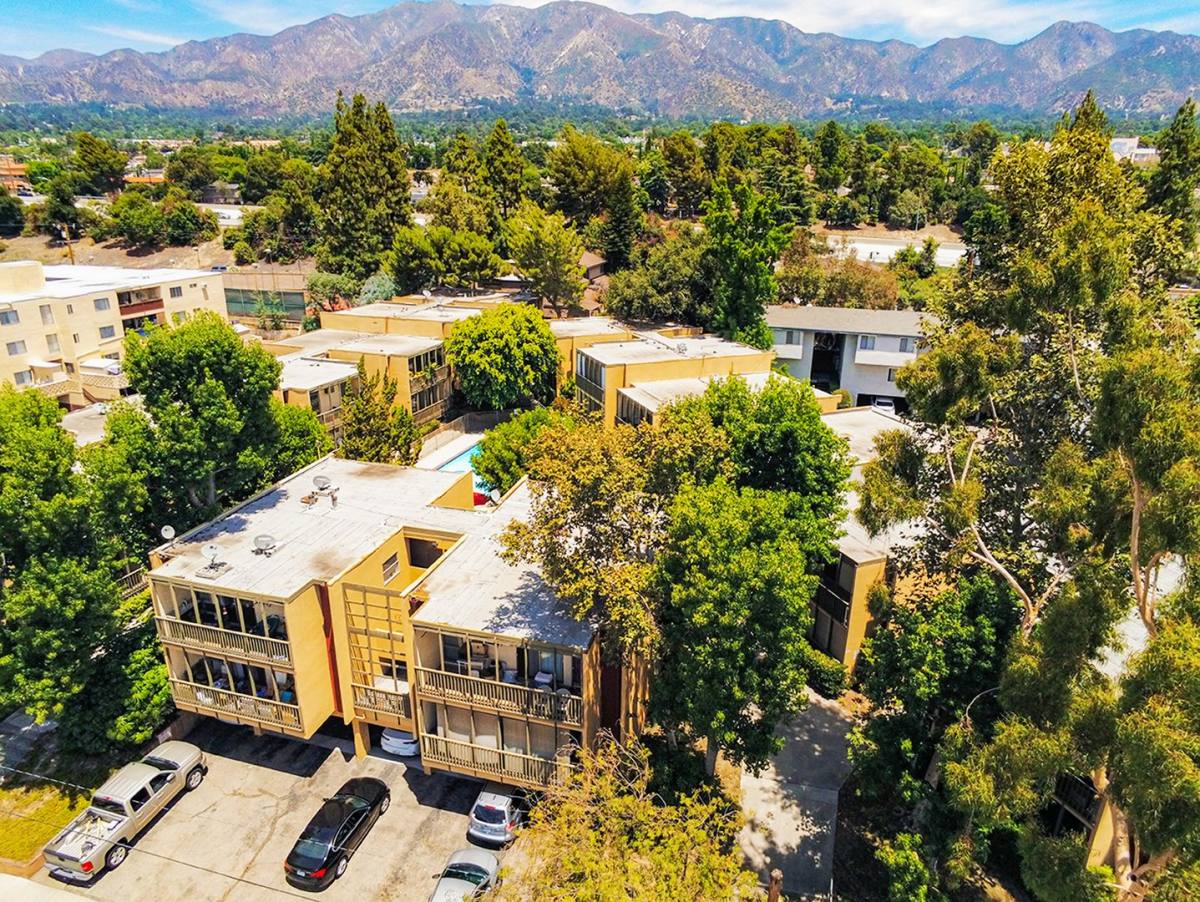 Apartment for rent at 3131 Montrose Ave, La Crescenta, CA 91214