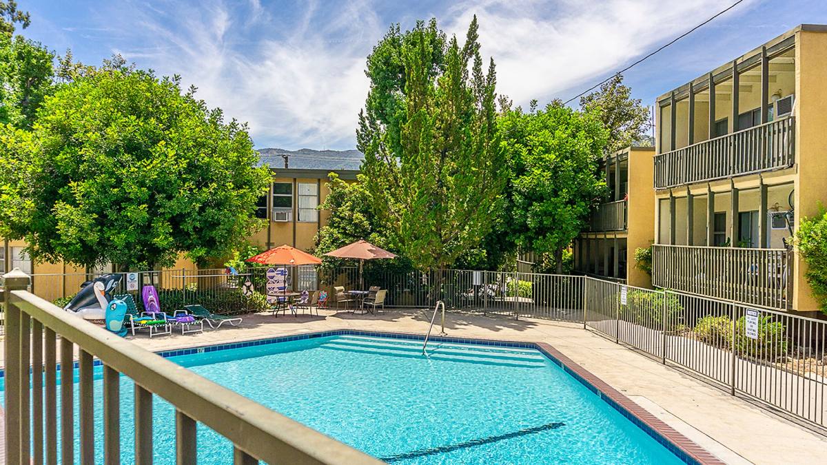 Apartment for rent at 3131 Montrose Ave, La Crescenta, CA 91214