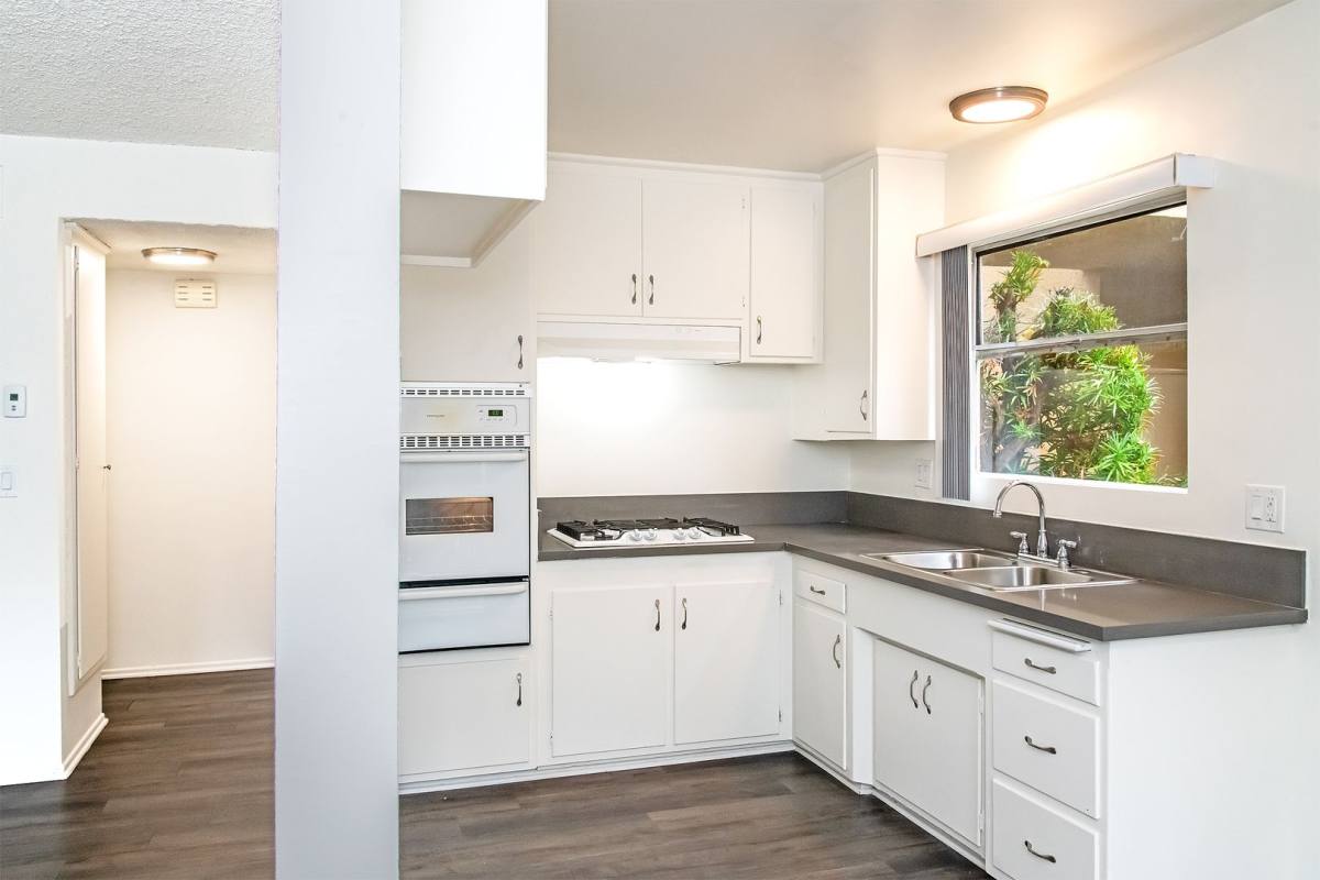 Apartment for rent at 3131 Montrose Ave, La Crescenta, CA 91214