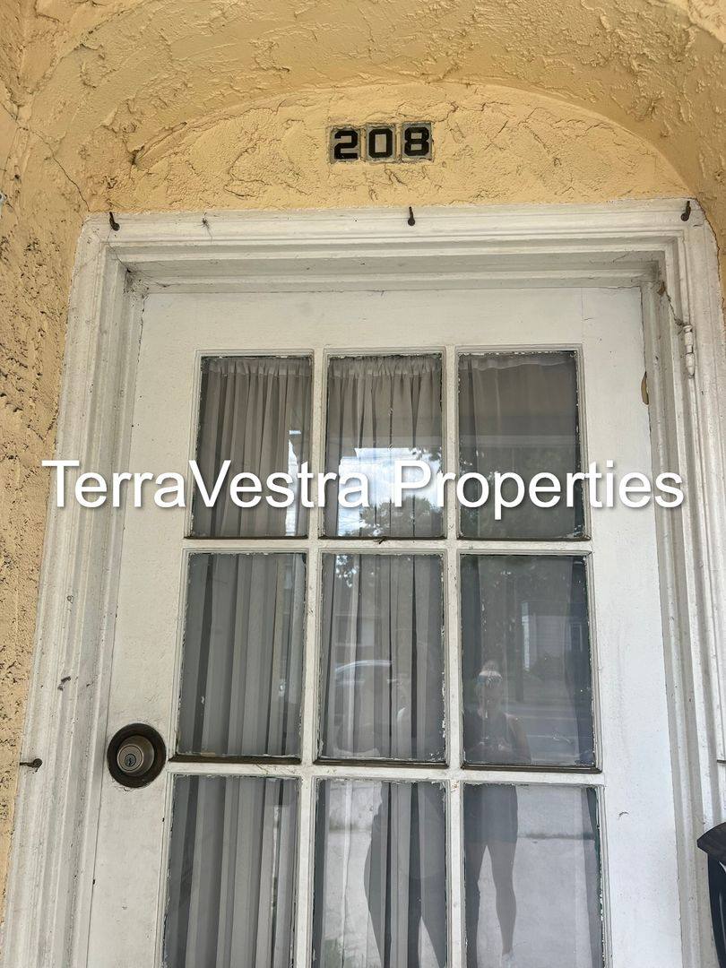 Apartment for rent at 208 S White Horse Pike, Audubon, NJ 08106