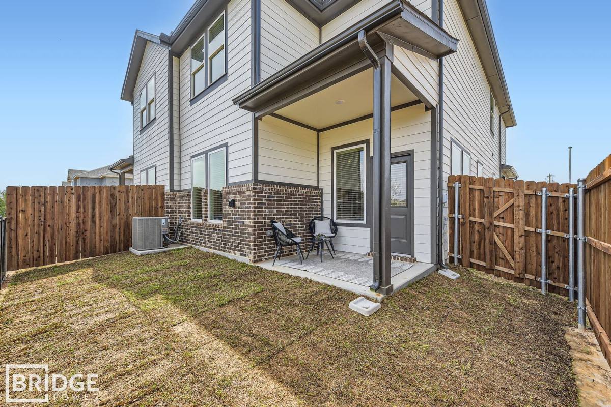 Townhouse for rent at 8109 Sawyer Dr, Arlington, TX 76002