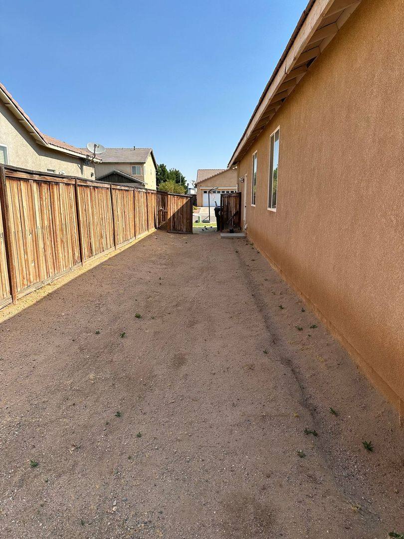 House for rent at 12921 Arvila Dr, Victorville, CA 92392