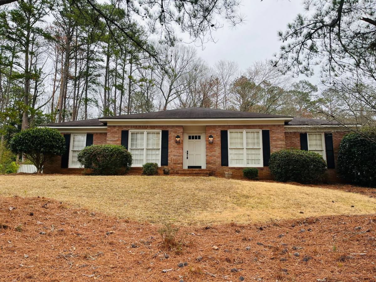 House for rent at 402 Camelot Dr, Lagrange, GA 30241