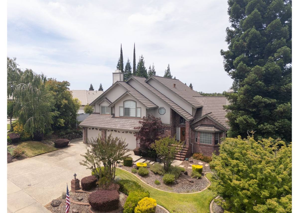 House for rent at 112 Woodsmoke Dr, Folsom, CA 95630