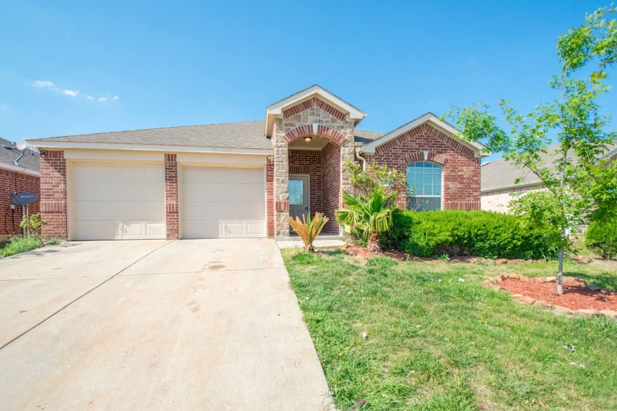 House for rent at 2716 Triple Crown Lane, Grand Prairie, TX 75051