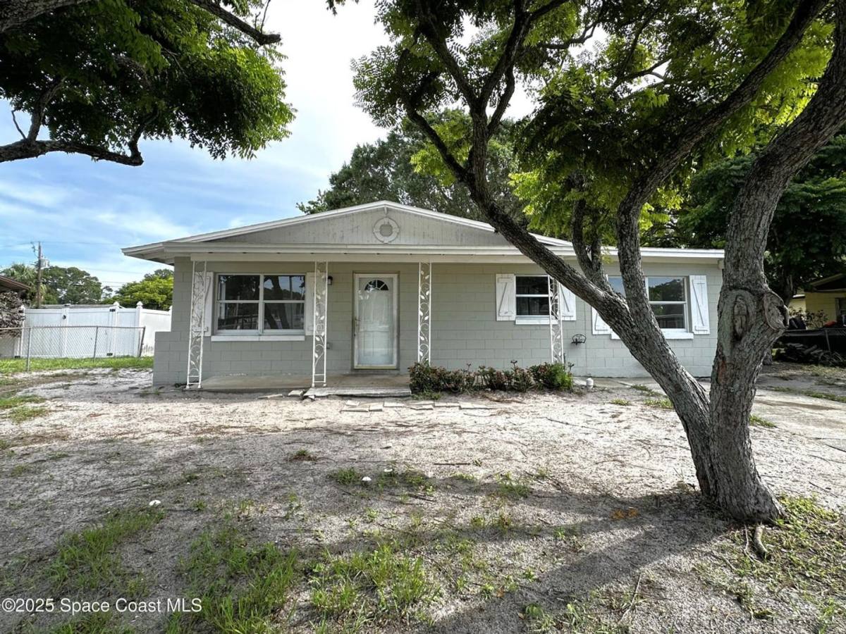 House for rent at 850 Sycamore St, Titusville, FL 32780