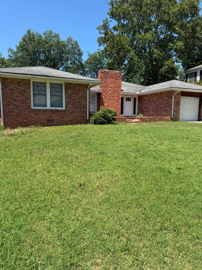 House for rent at 1725 Cherokee Place, Bartlesville, OK 74003