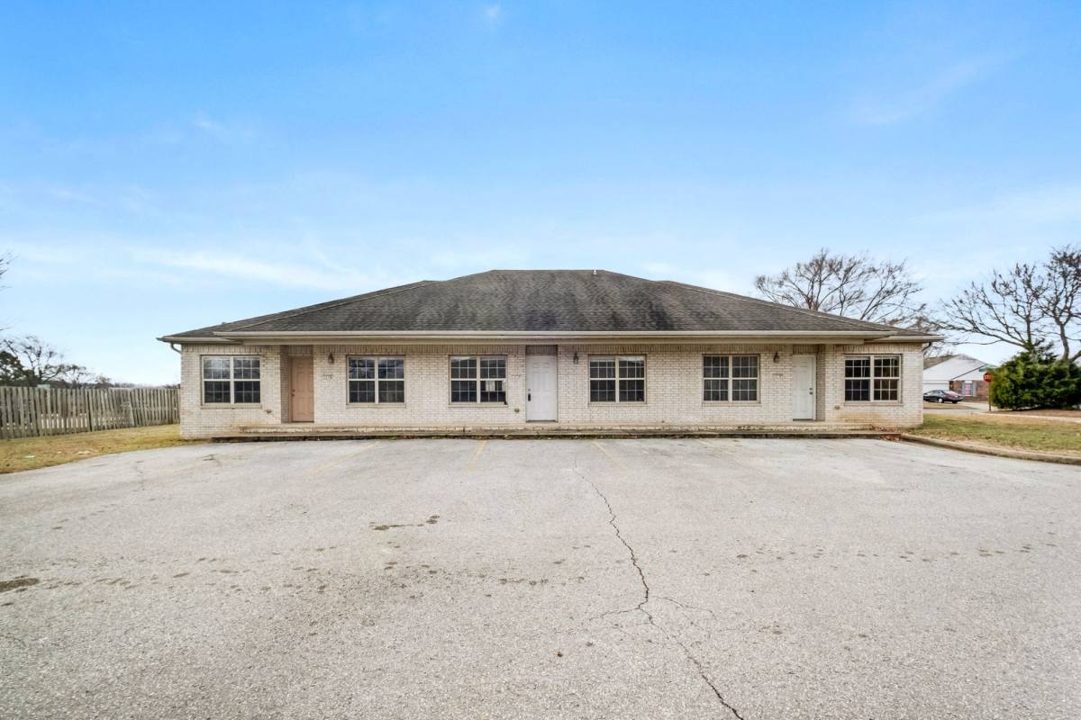 Townhouse for rent at 1270 N Trinity Dr, Fayetteville, AR 72704