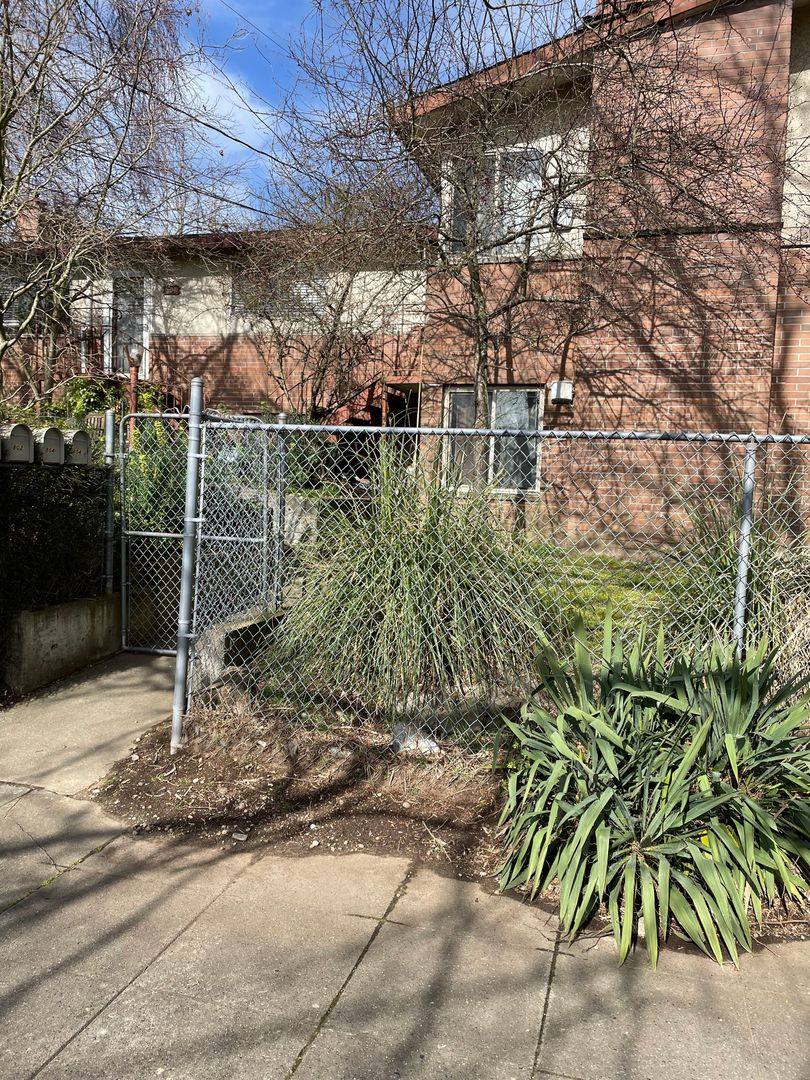 Apartment for rent at 800 NW 62nd St, Seattle, WA 98107
