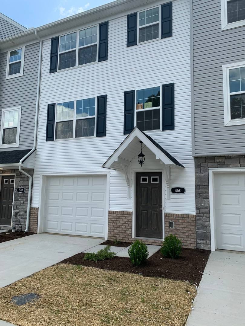Townhouse for rent at 810 Lantern Court, Red Lion, PA 17356