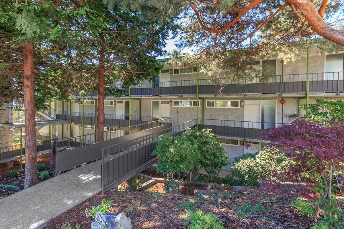 Apartment for rent at 1909 Franklin Ave E, Seattle, WA 98102
