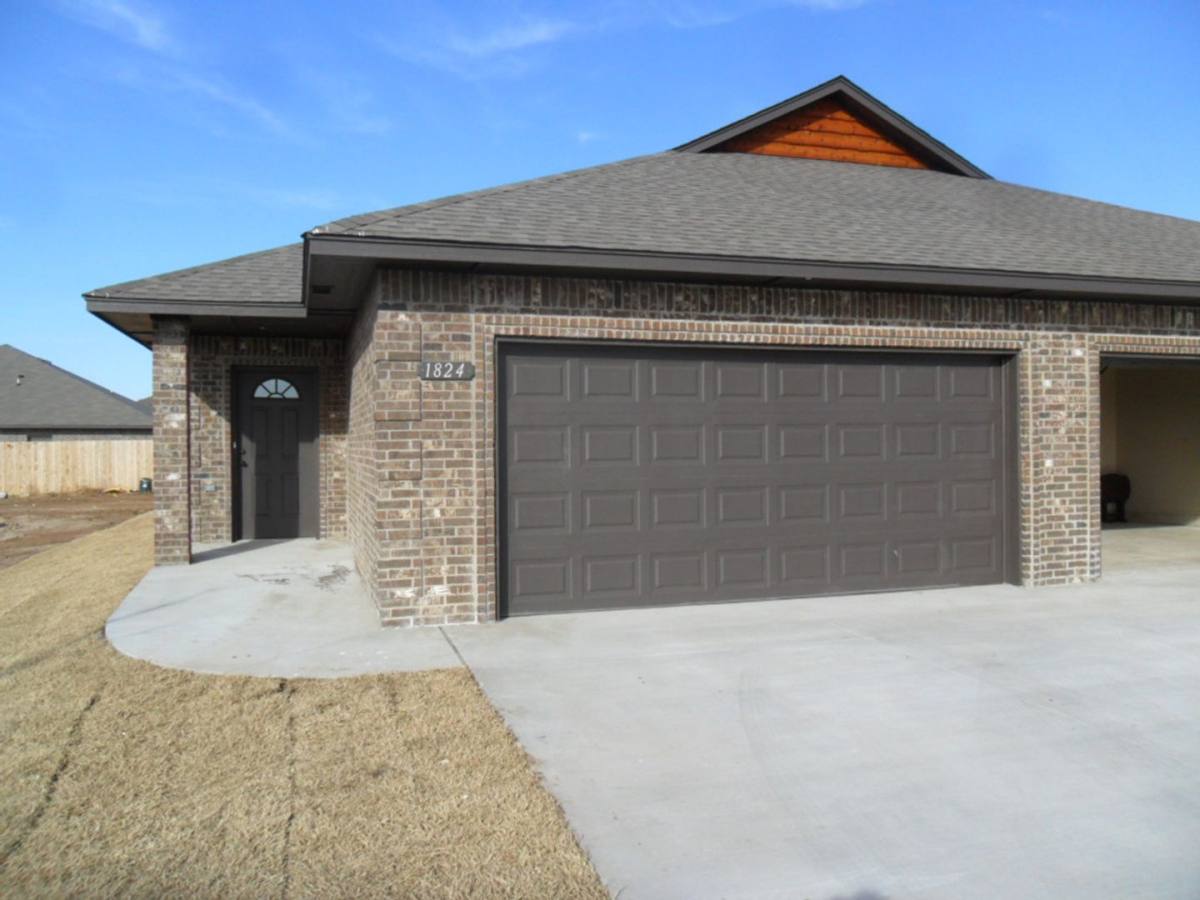 Apartment for rent at 1822 Cypress Lane, El Reno, OK 73036