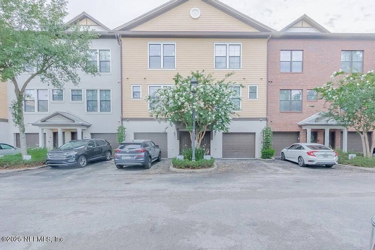 Townhouse for rent at 9823 Tapestry Park Circle #203, Jacksonville, FL 32246