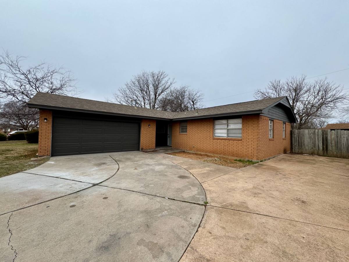 House for rent at 1009 SE Alta, Lawton, OK 73501