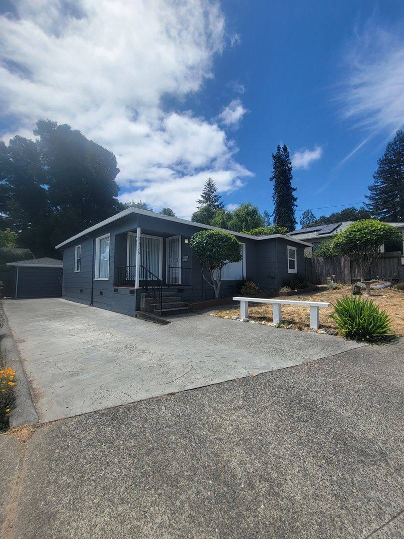 7139 Maple Ave, Sebastopol, CA 95472