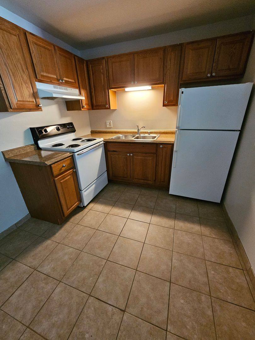 Apartment for rent at 4955 Fender Rd, Lisle, IL 60532