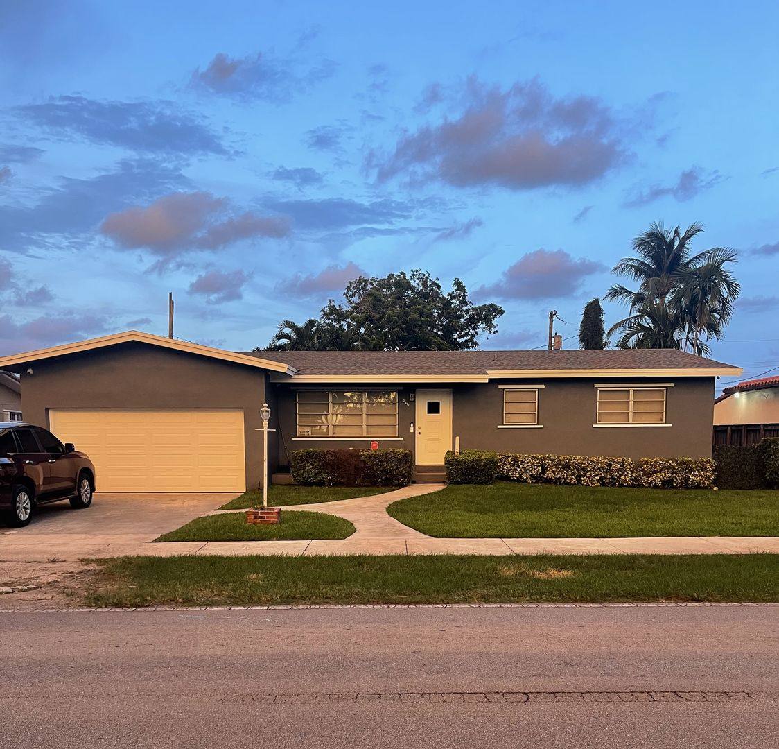 House for rent at 2811 SW 79th Ave, Miami, FL 33155