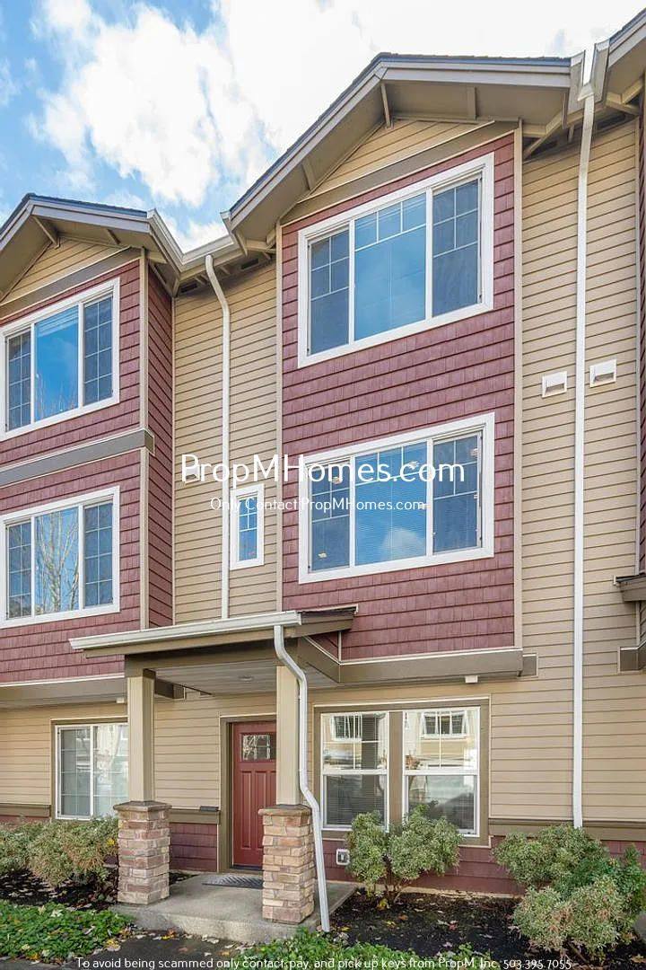 Townhouse for rent at 10542 NE Cedar Falls Loop, Beaverton, OR 97006