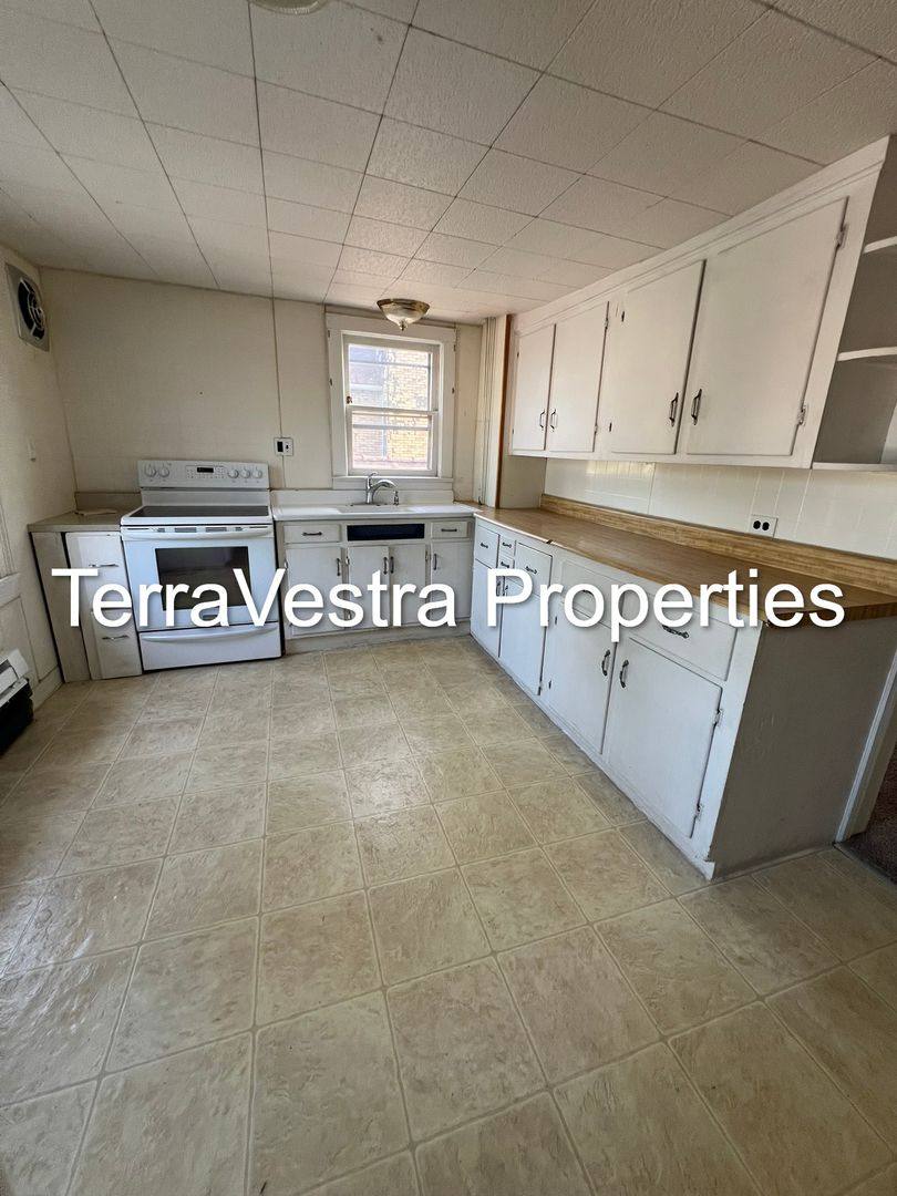 Apartment for rent at 22 S Main St, Woodstown, NJ 08098