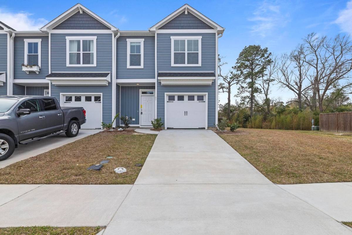 Townhouse for rent at 97 Aspen Rd, Hampstead, NC 28443