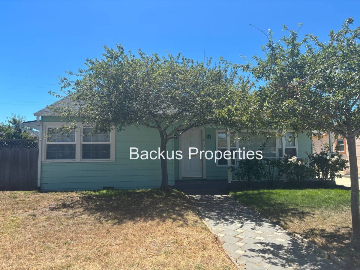 House for rent at 613 W Curtis St, Salinas, CA 93906