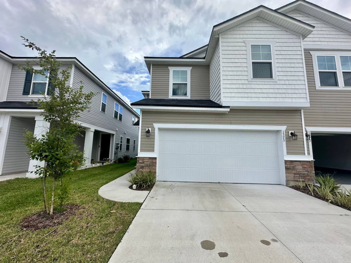 Townhouse for rent at 1375 High Falls Dr, Jacksonville, FL 32205