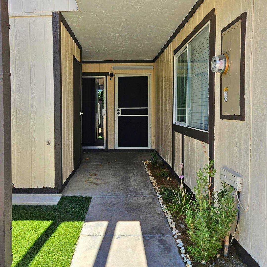 Townhouse for rent at 3016 Saint George St, North Las Vegas, NV 89030
