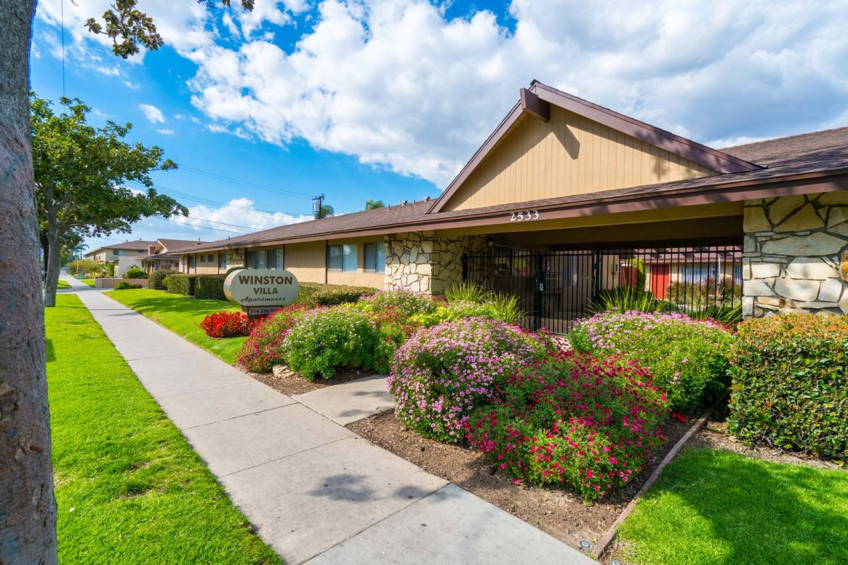 Apartment for rent at 2533 W Winston Rd, Anaheim, CA 92804