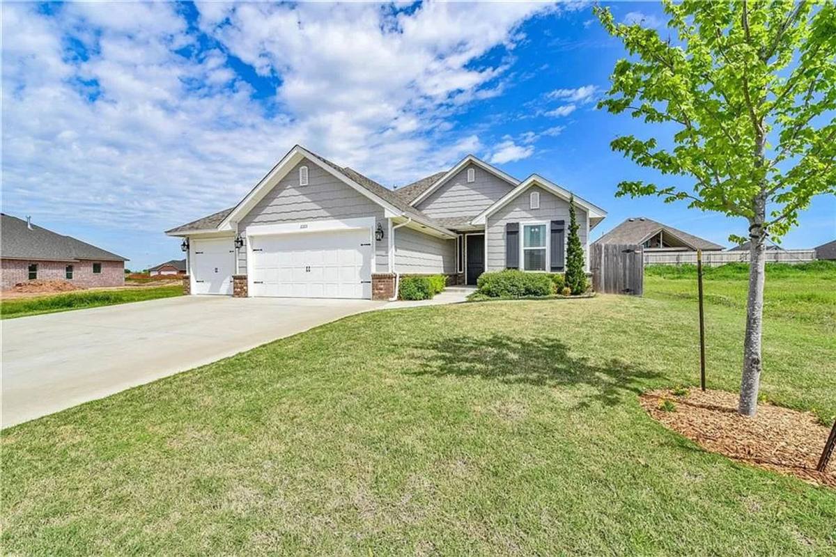 House for rent at 2223 Kimball Dr, Norman, OK 73071