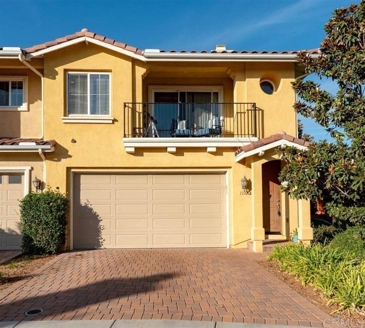 Townhouse for rent at 1332 Isabella Way, Vista, CA 92084