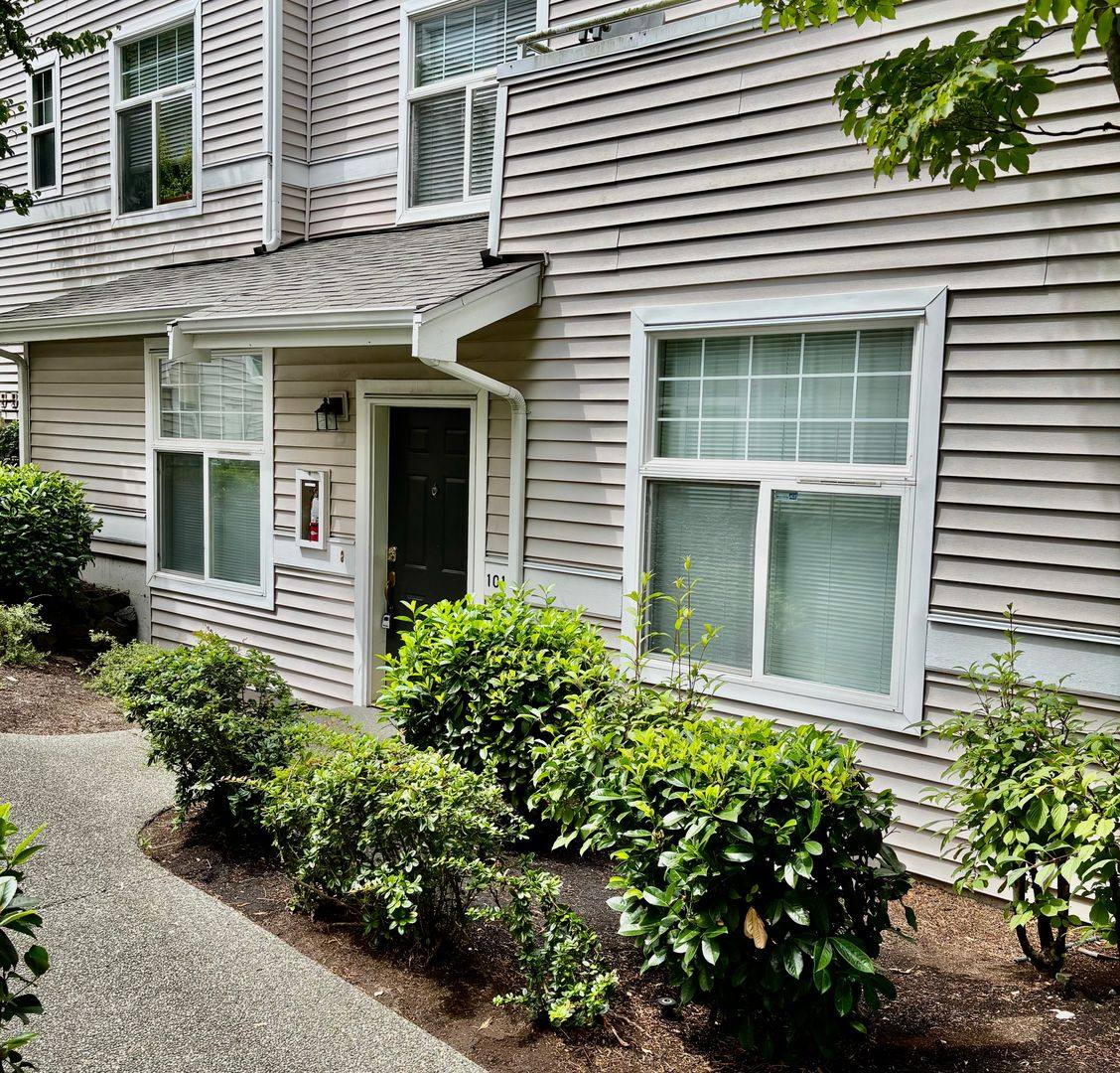 Condo for rent at 2010 132nd Ave SE, Bellevue, WA 98005